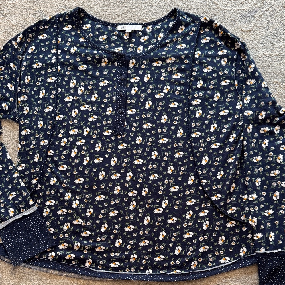 DR2 Navy Floral Blouse